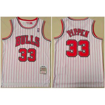 Men's White Chicago Bulls #33 Scottie Pippen Throwback Stitched Jersey